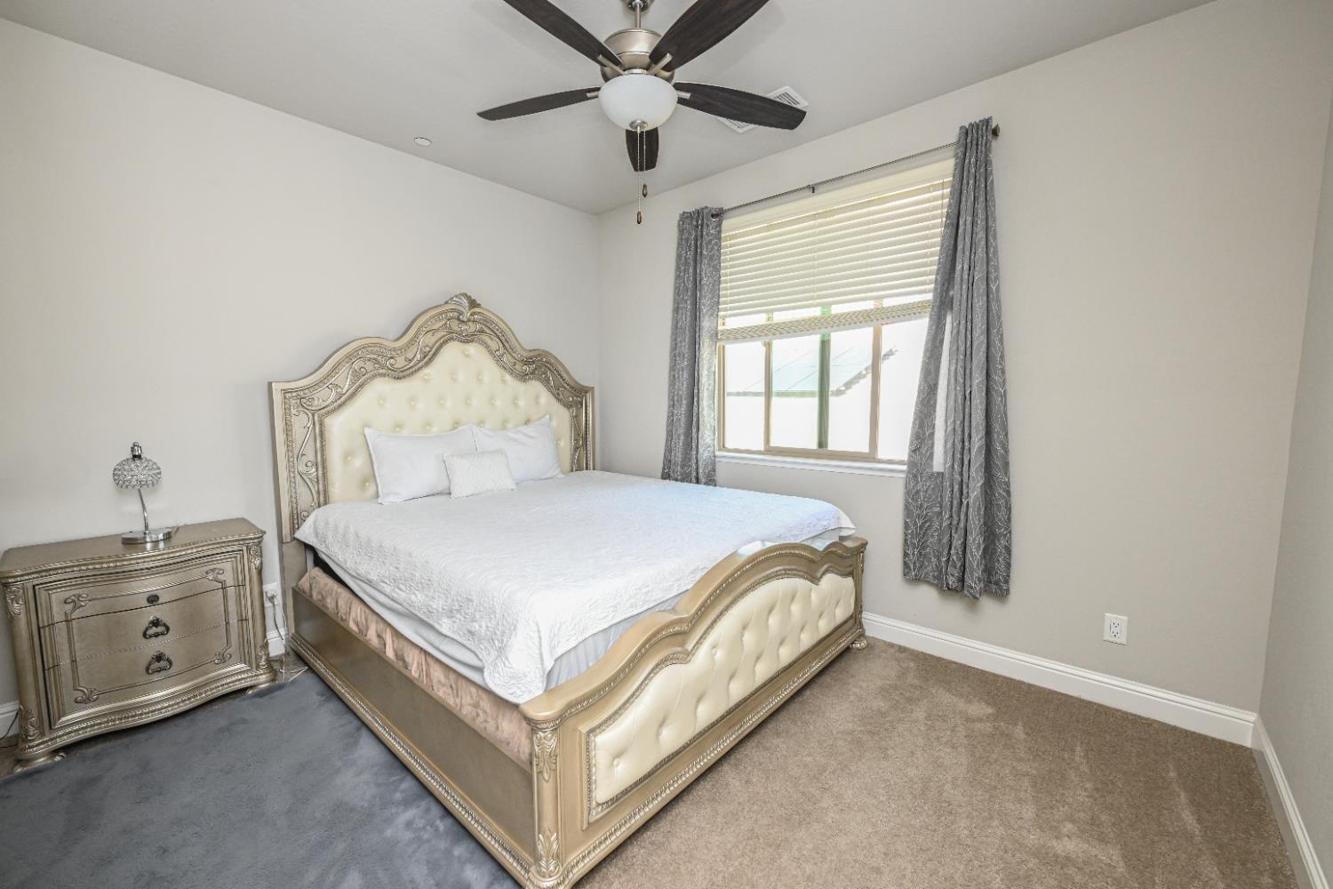 2833 N Armstrong Ave, Fresno, CA 93727