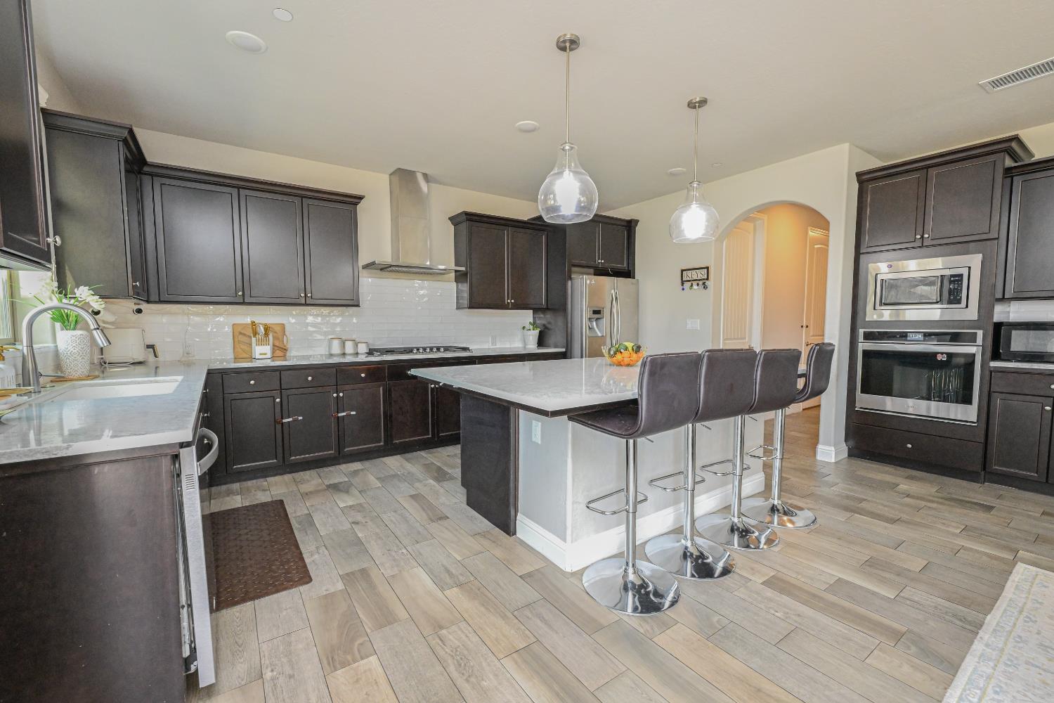 2833 N Armstrong Ave, Fresno, CA 93727