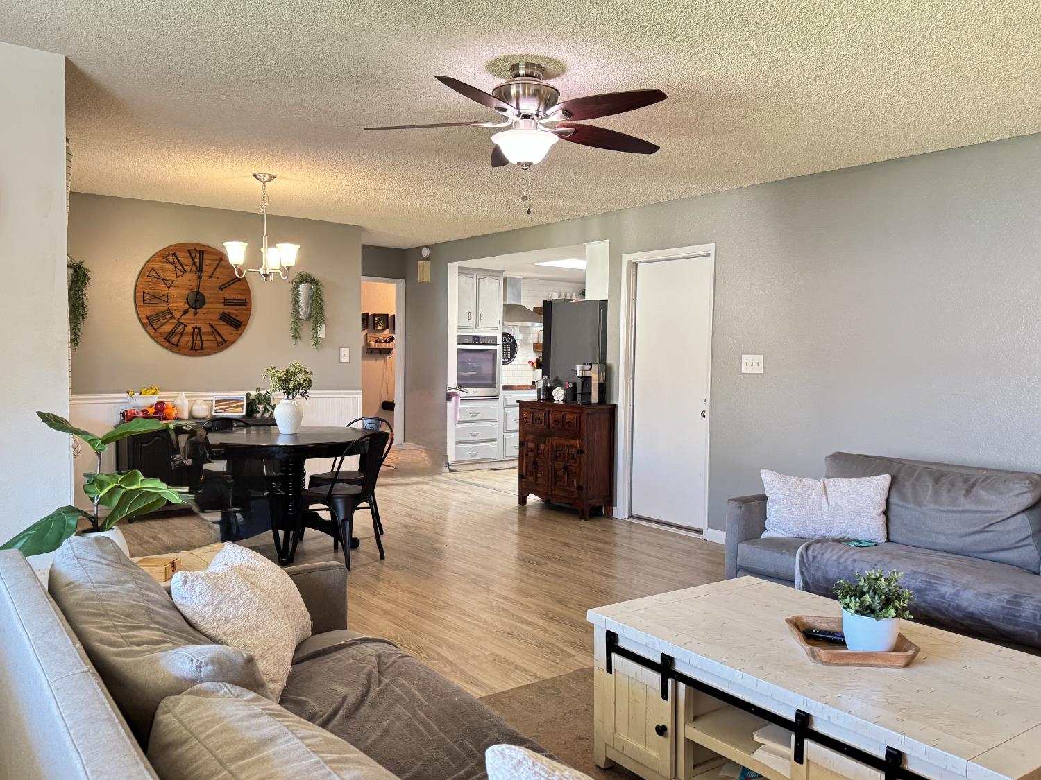 6919 N Rowell Ave, Fresno, CA 93710