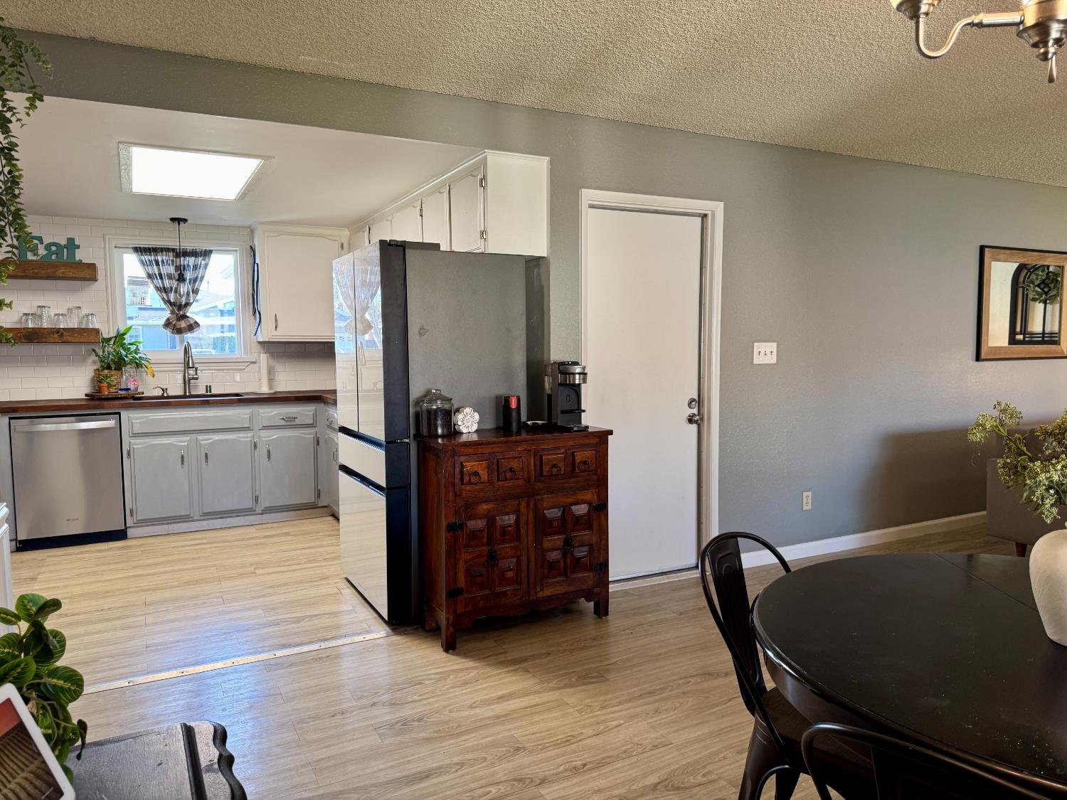 6919 N Rowell Ave, Fresno, CA 93710