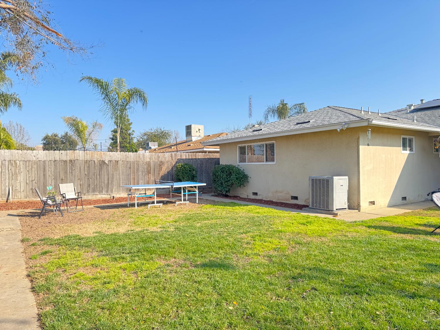 6919 N Rowell Ave, Fresno, CA 93710