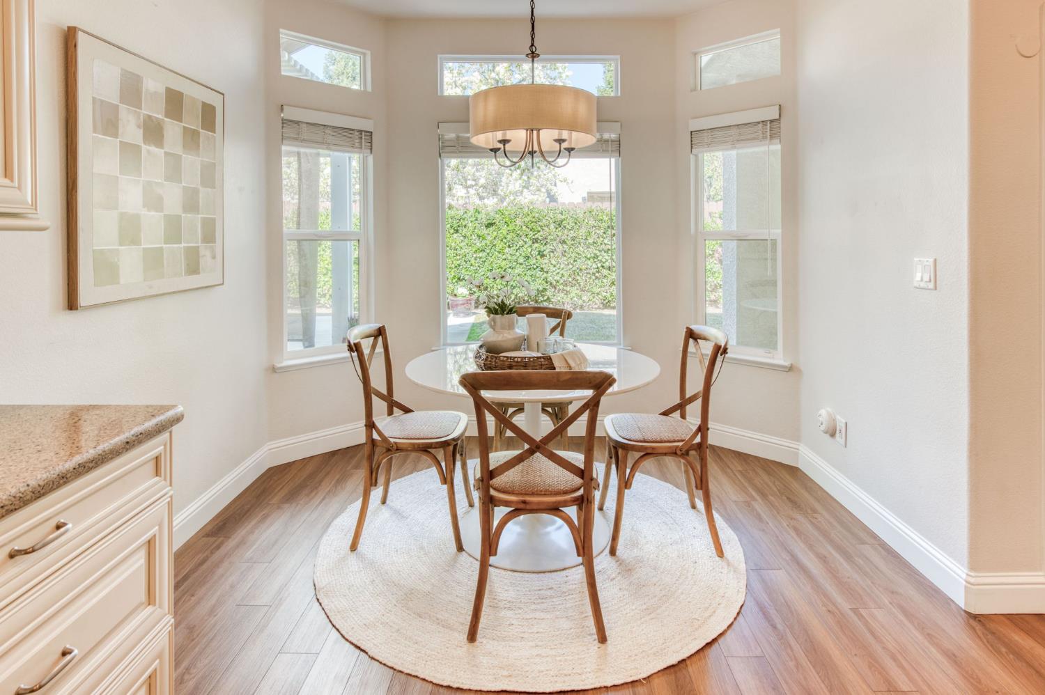 1086 E Olympic Dr, Fresno, CA 93730