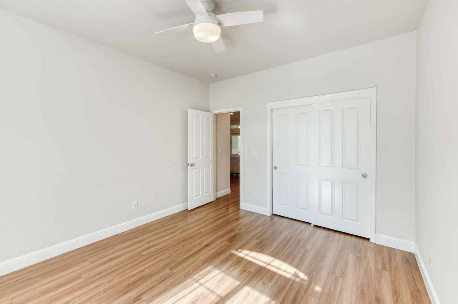 1086 E Olympic Dr, Fresno, CA 93730