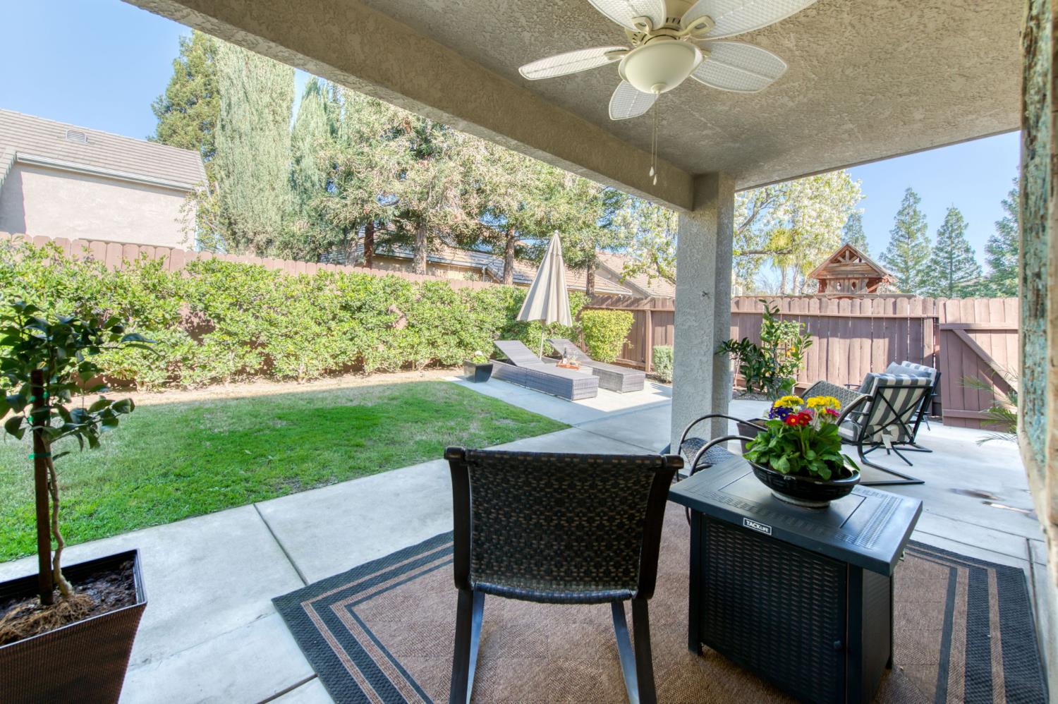 1086 E Olympic Dr, Fresno, CA 93730