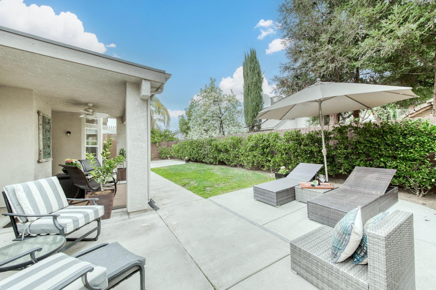 1086 E Olympic Dr, Fresno, CA 93730