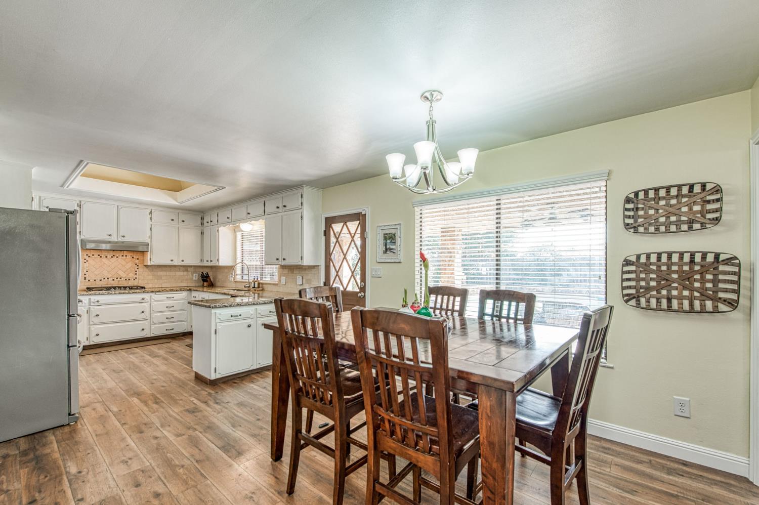 1557 W Warner Ave, Fresno, CA 93711