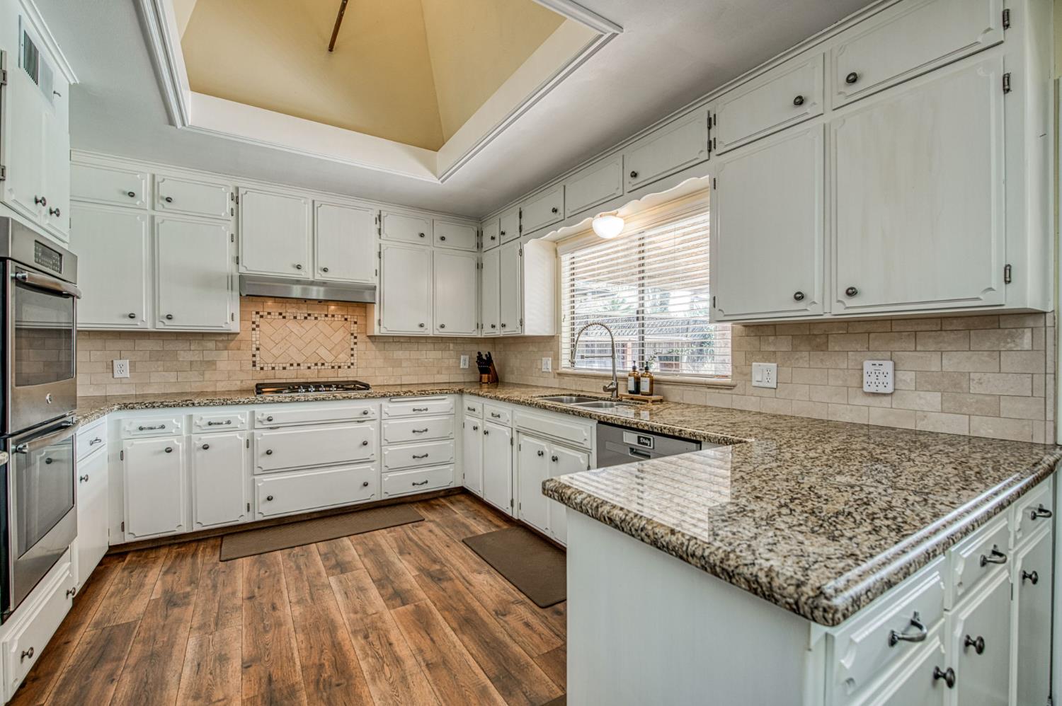 1557 W Warner Ave, Fresno, CA 93711