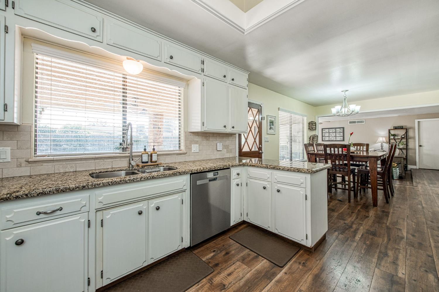 1557 W Warner Ave, Fresno, CA 93711