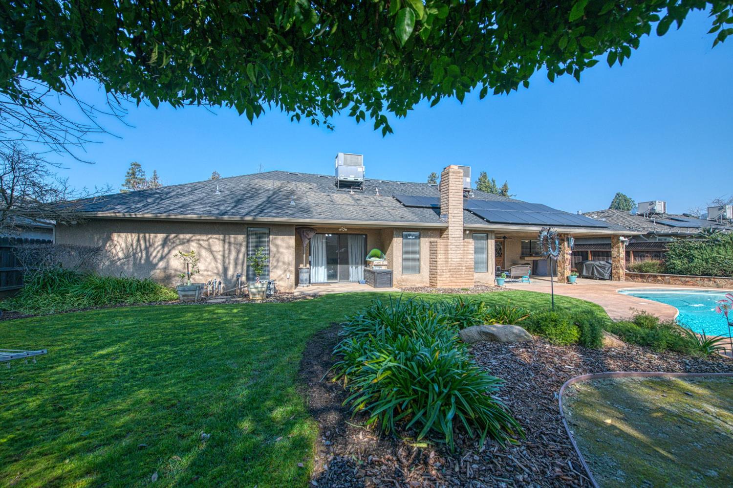 1557 W Warner Ave, Fresno, CA 93711