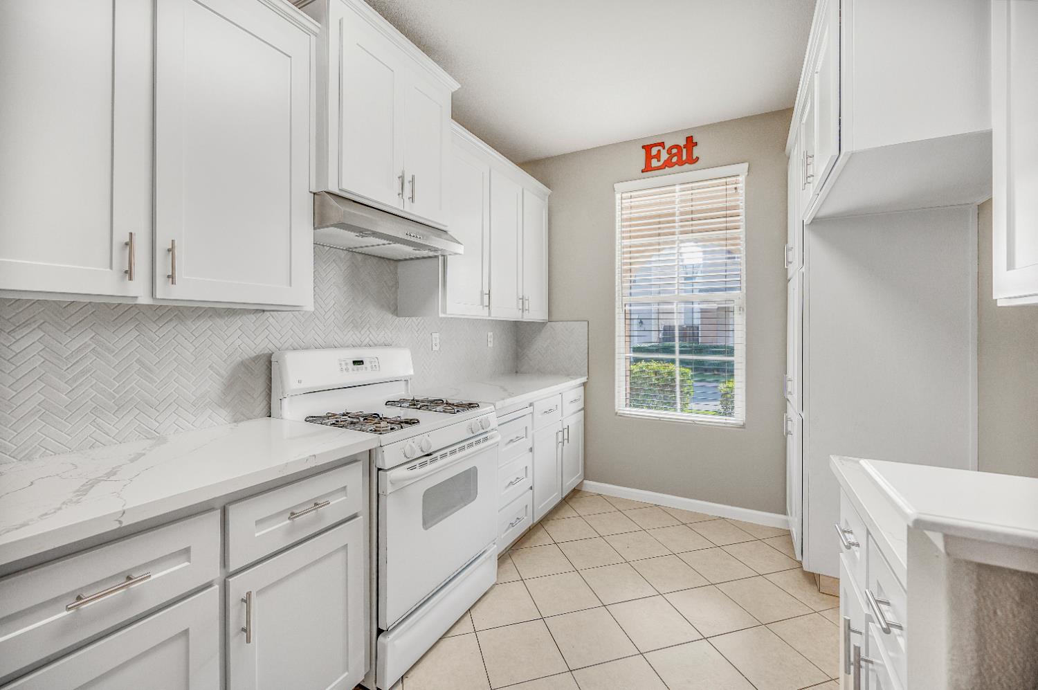 4626 W Javier Way, Fresno, CA 93722