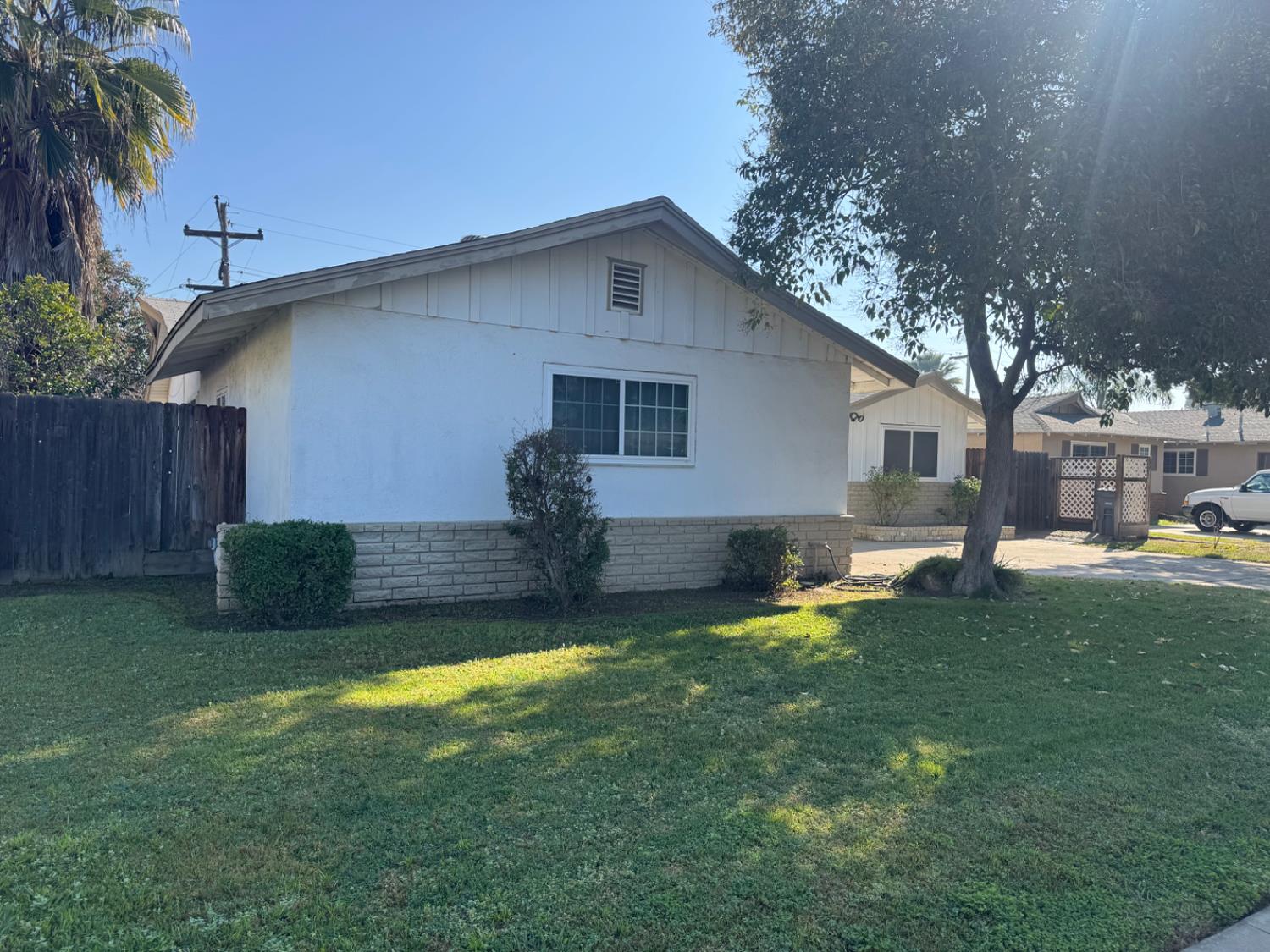 4656 N 5Th St, Fresno, CA 93726