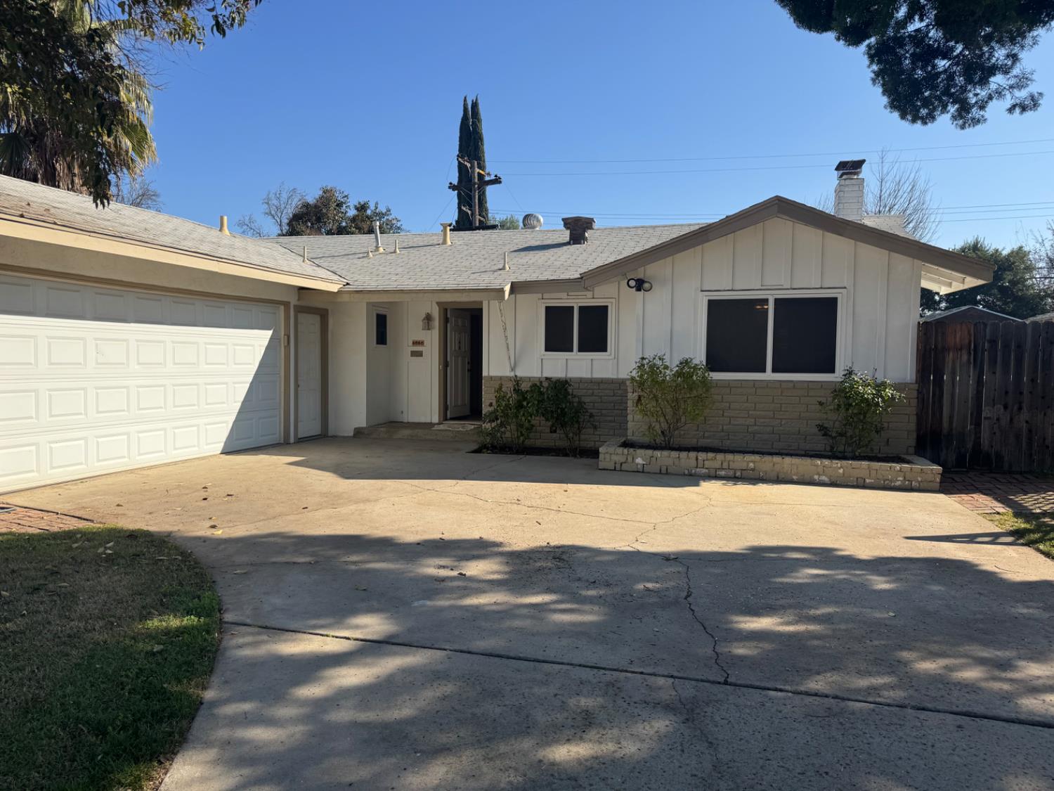 4656 N 5Th St, Fresno, CA 93726
