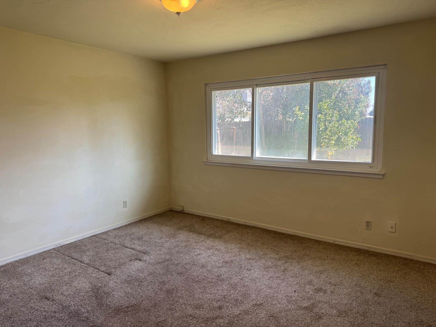 4656 N 5Th St, Fresno, CA 93726