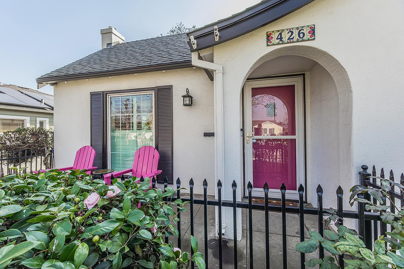 426 E Simpson Ave, Fresno, CA 93704