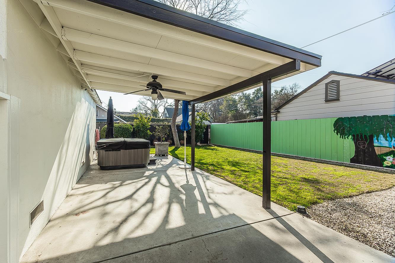 426 E Simpson Ave, Fresno, CA 93704