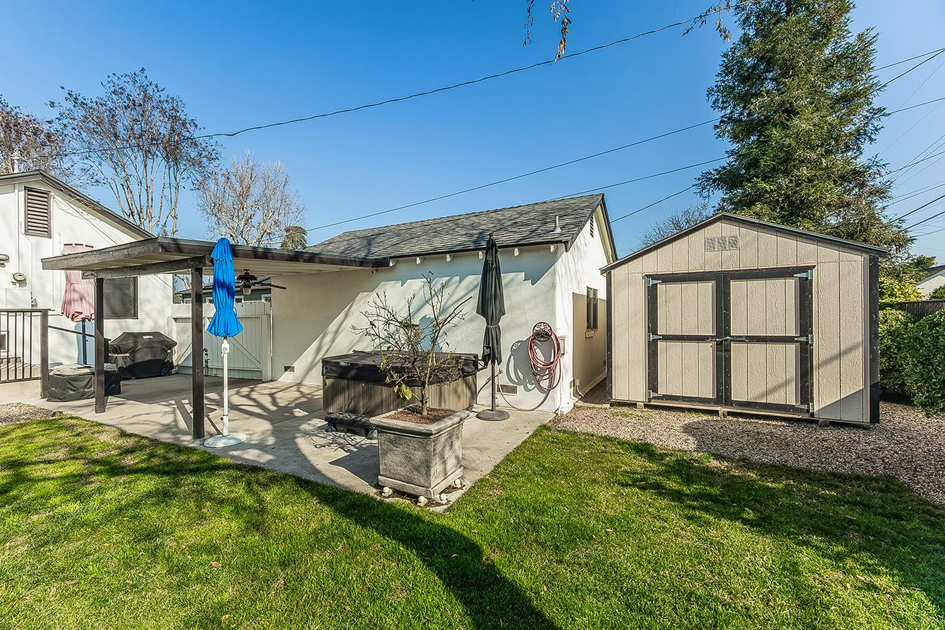 426 E Simpson Ave, Fresno, CA 93704