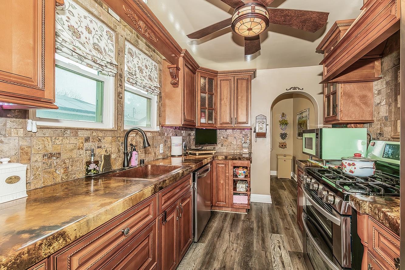 426 E Simpson Ave, Fresno, CA 93704