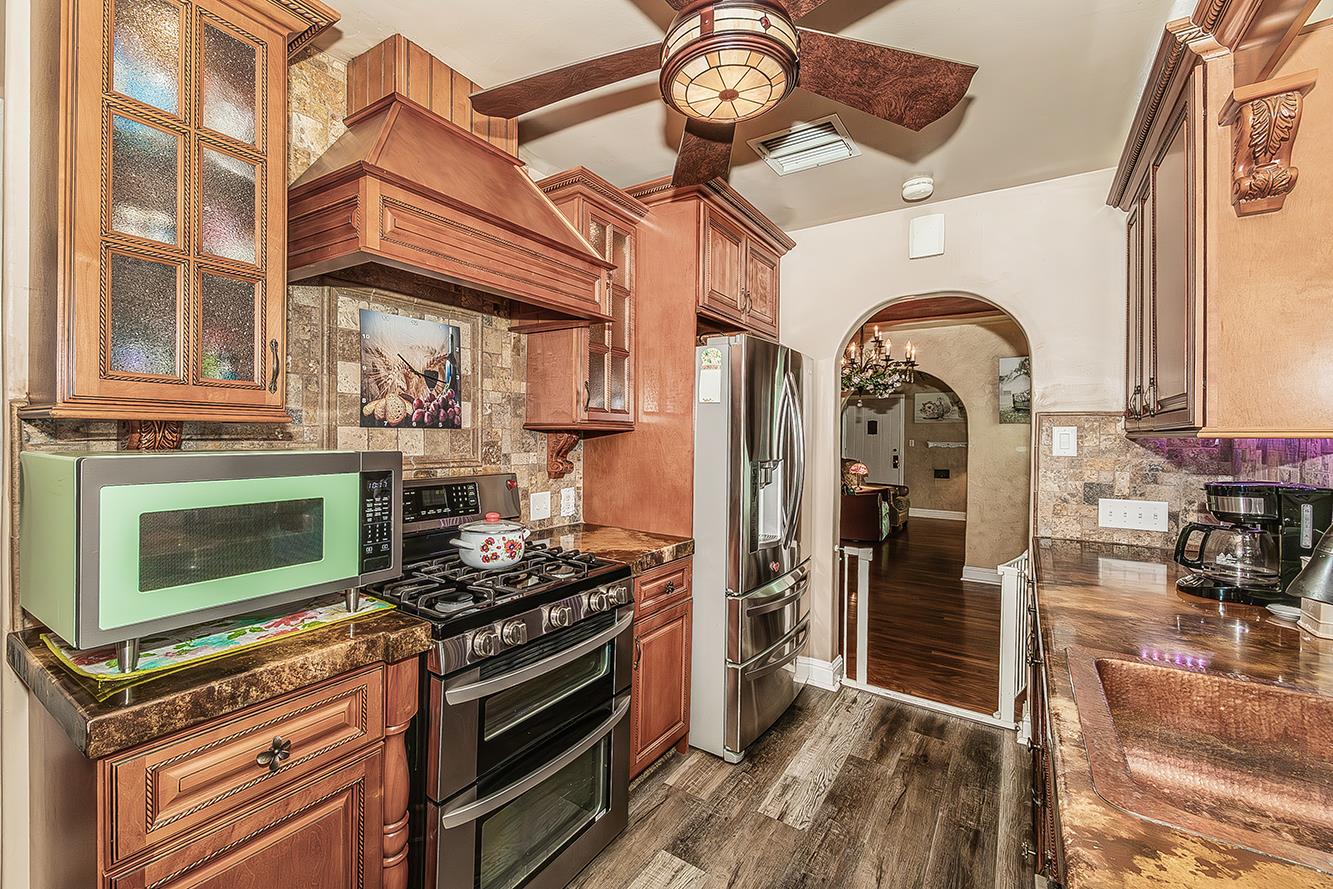 426 E Simpson Ave, Fresno, CA 93704