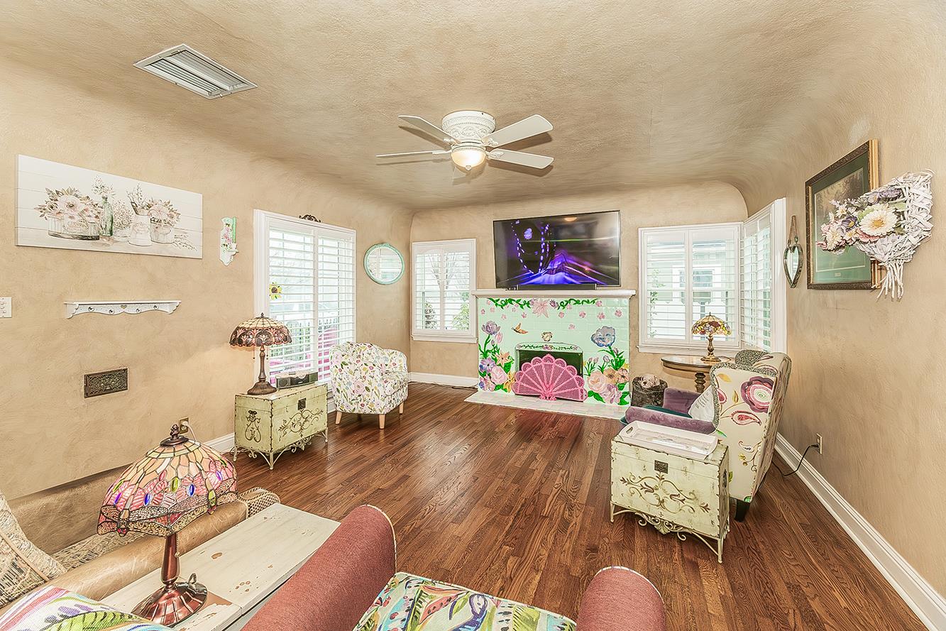 426 E Simpson Ave, Fresno, CA 93704