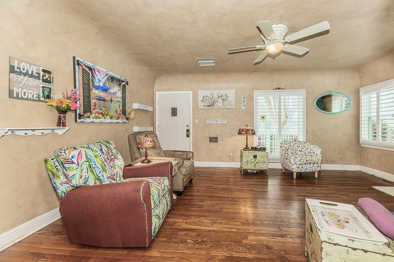 426 E Simpson Ave, Fresno, CA 93704