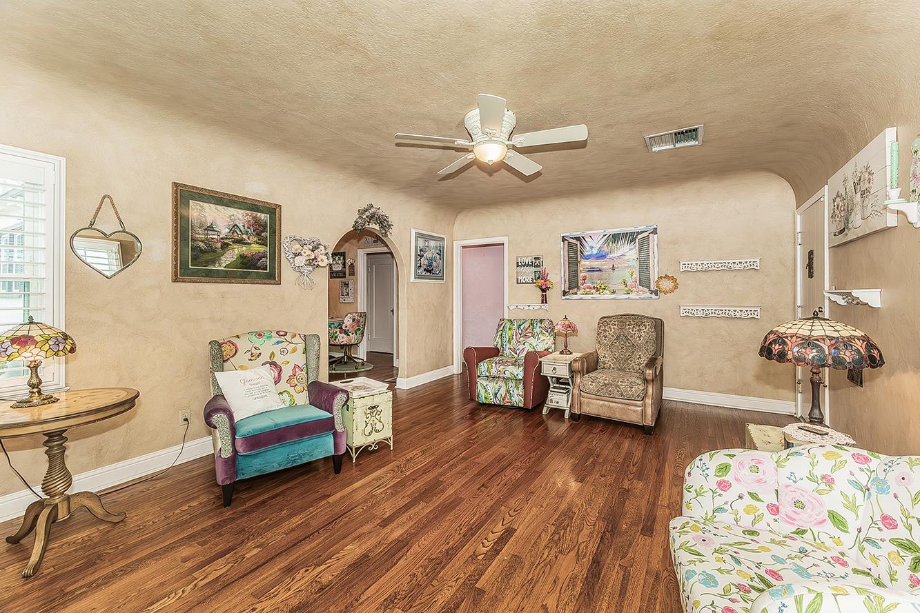 426 E Simpson Ave, Fresno, CA 93704