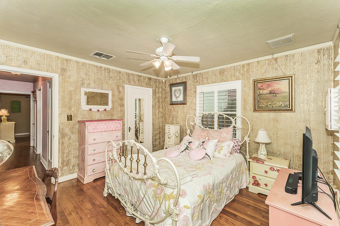 426 E Simpson Ave, Fresno, CA 93704