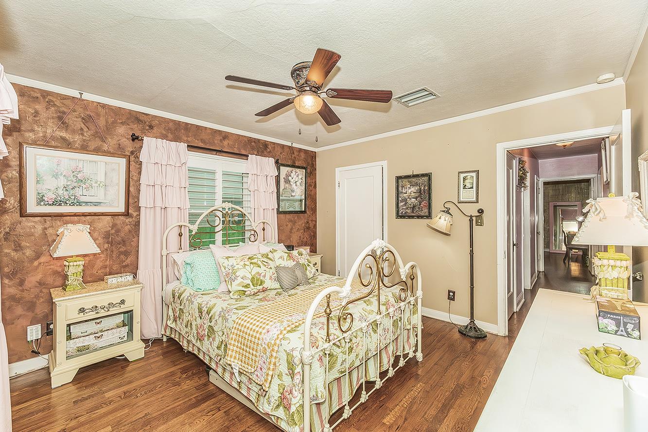 426 E Simpson Ave, Fresno, CA 93704