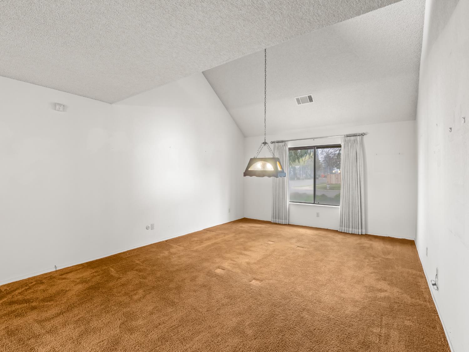 8020 N Angus St, Fresno, CA 93720