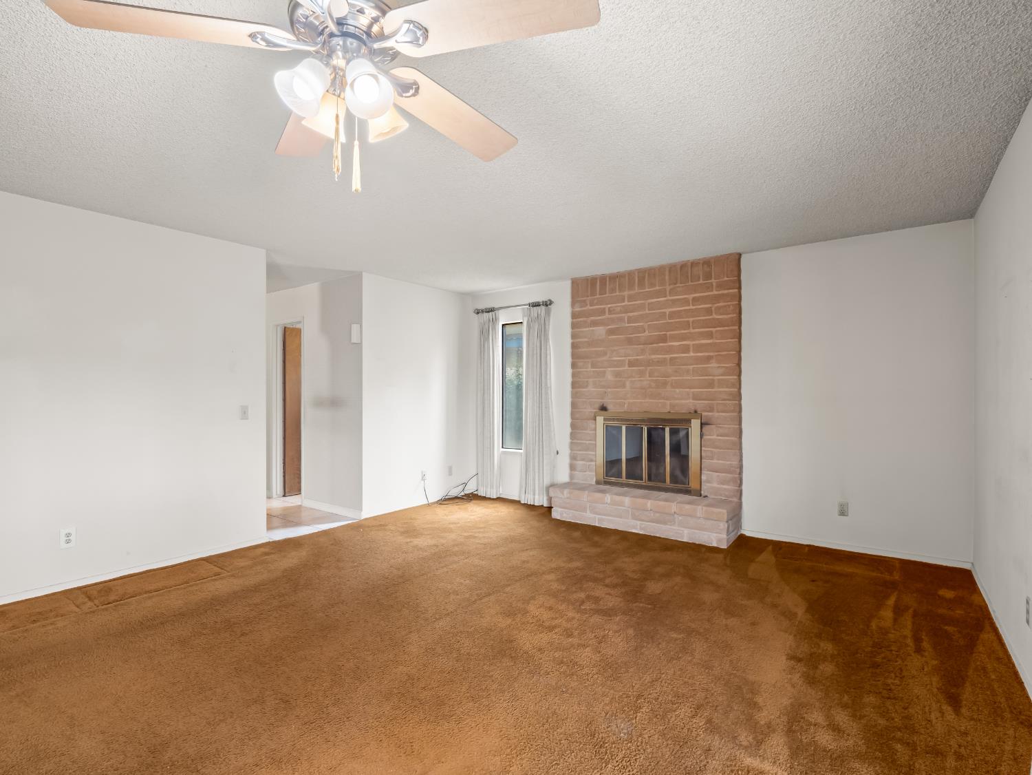 8020 N Angus St, Fresno, CA 93720