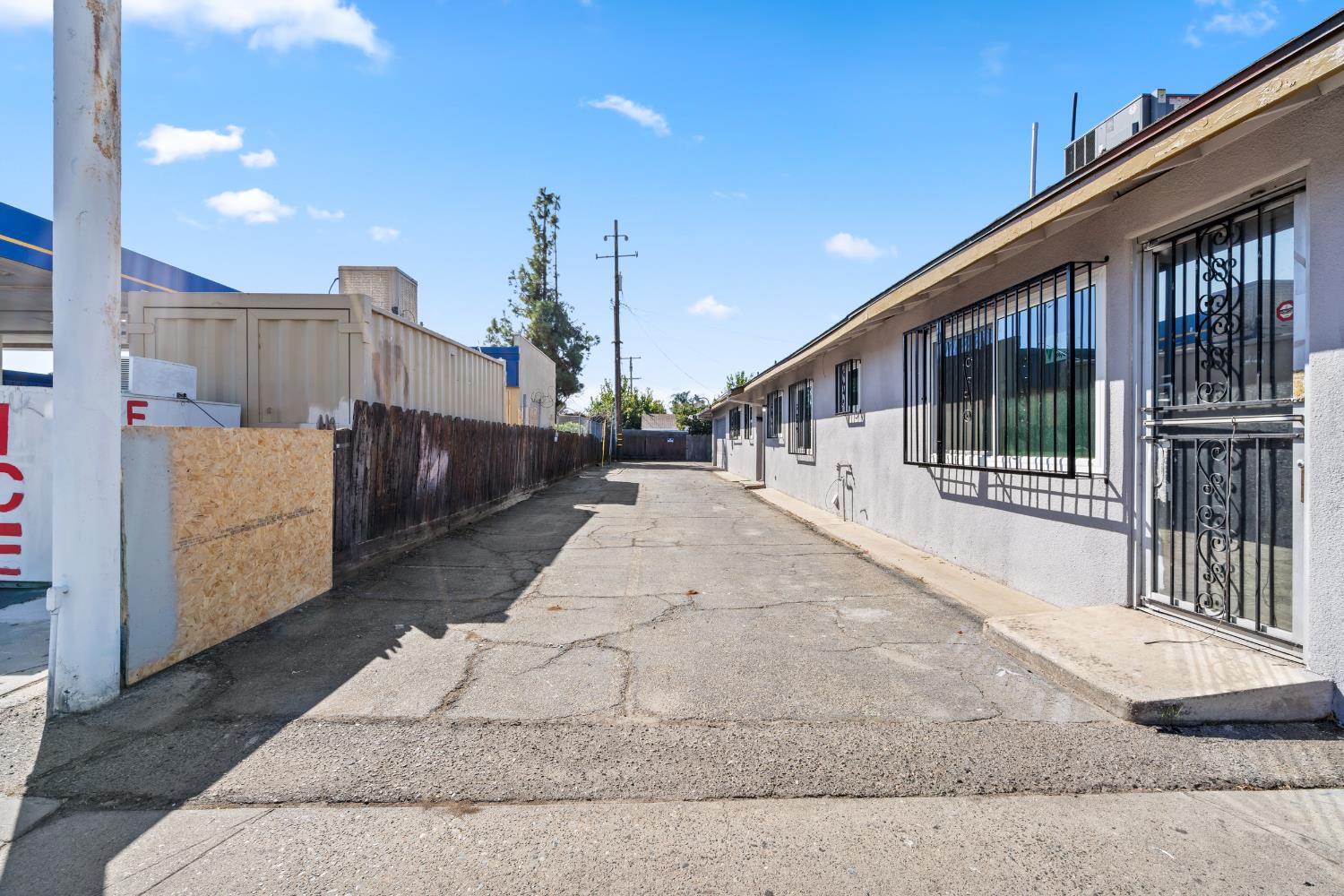 4584 E Tulare St, Fresno, CA 93702