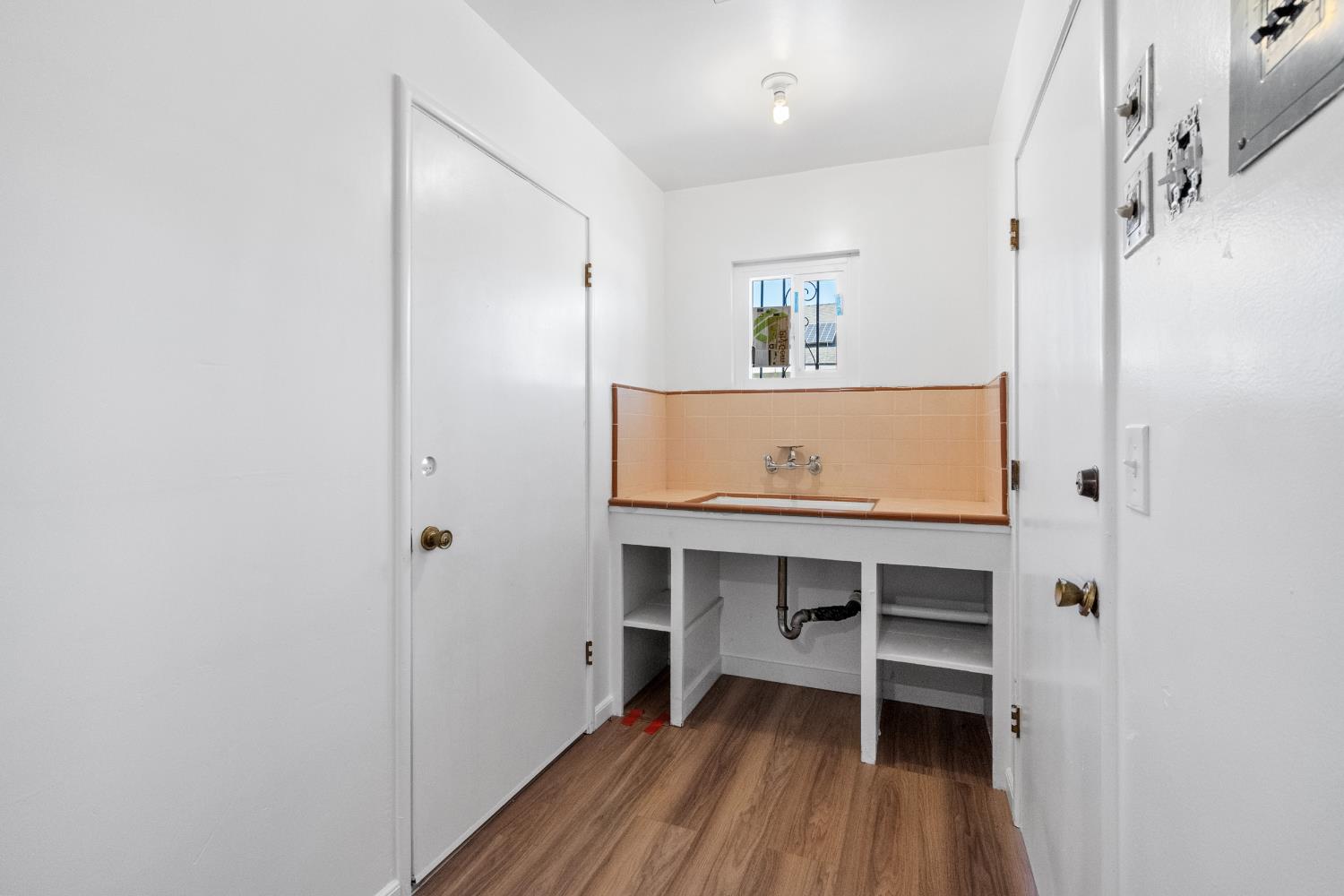 4584 E Tulare St, Fresno, CA 93702