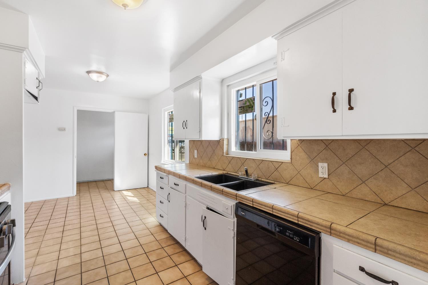 4584 E Tulare St, Fresno, CA 93702