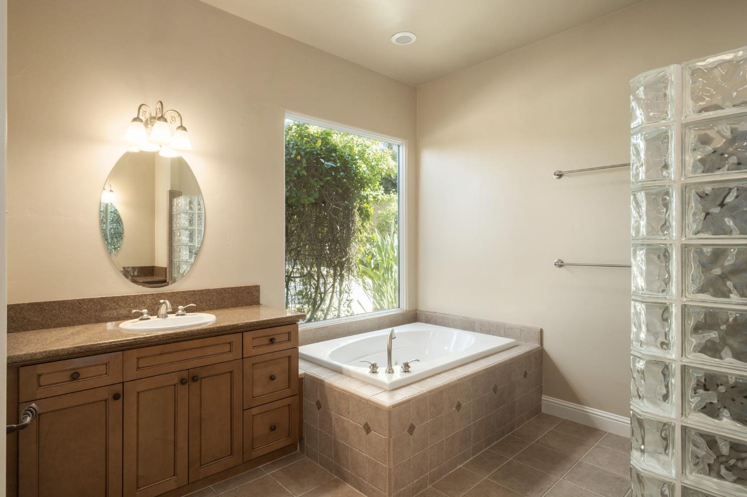 1368 E Waldon Way, Fresno, CA 93730