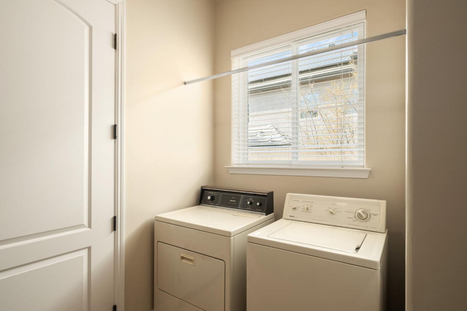 1368 E Waldon Way, Fresno, CA 93730