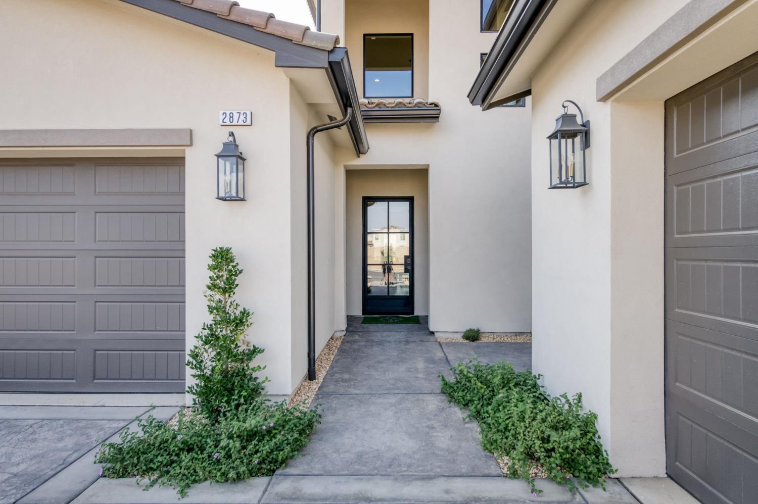 2873 E Beech Tree Dr, Fresno, CA 93730