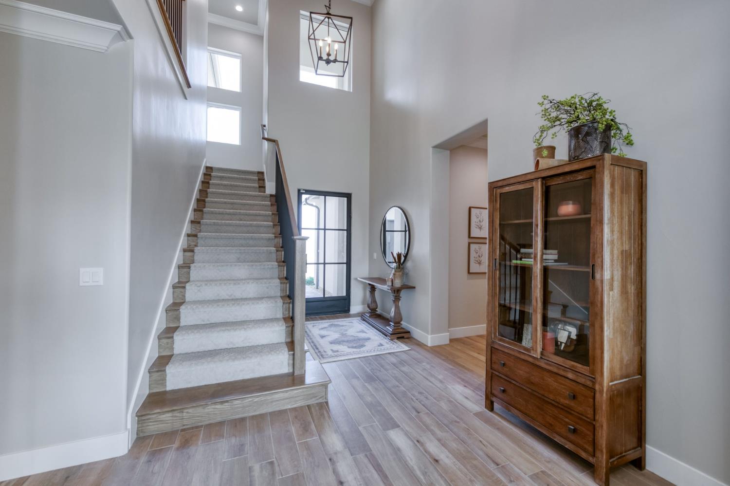 2873 E Beech Tree Dr, Fresno, CA 93730