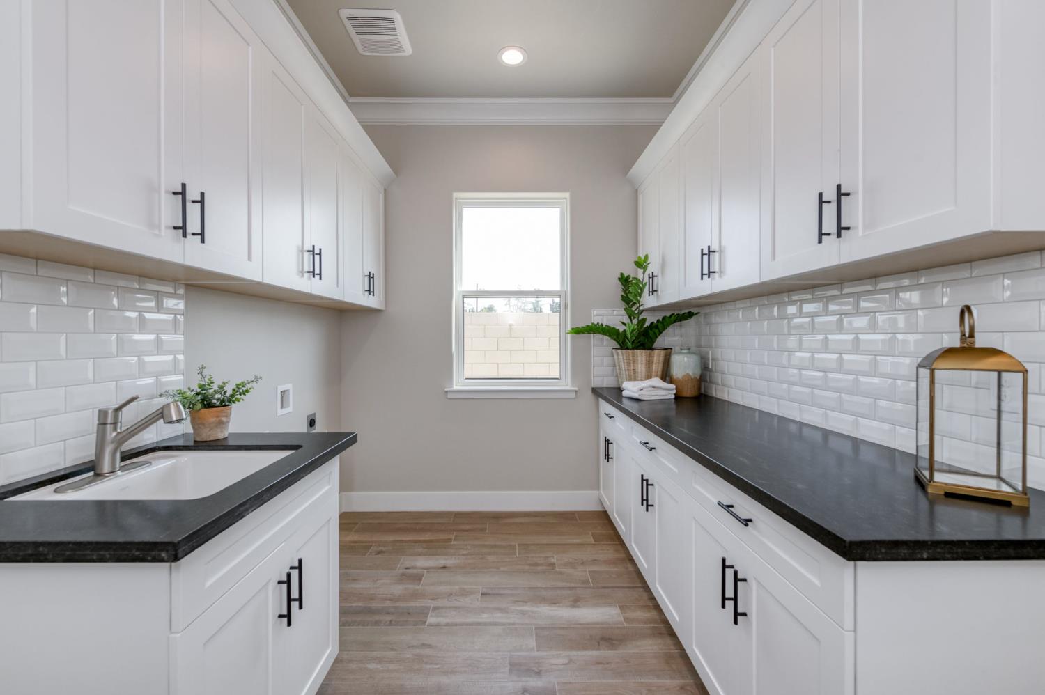 2873 E Beech Tree Dr, Fresno, CA 93730