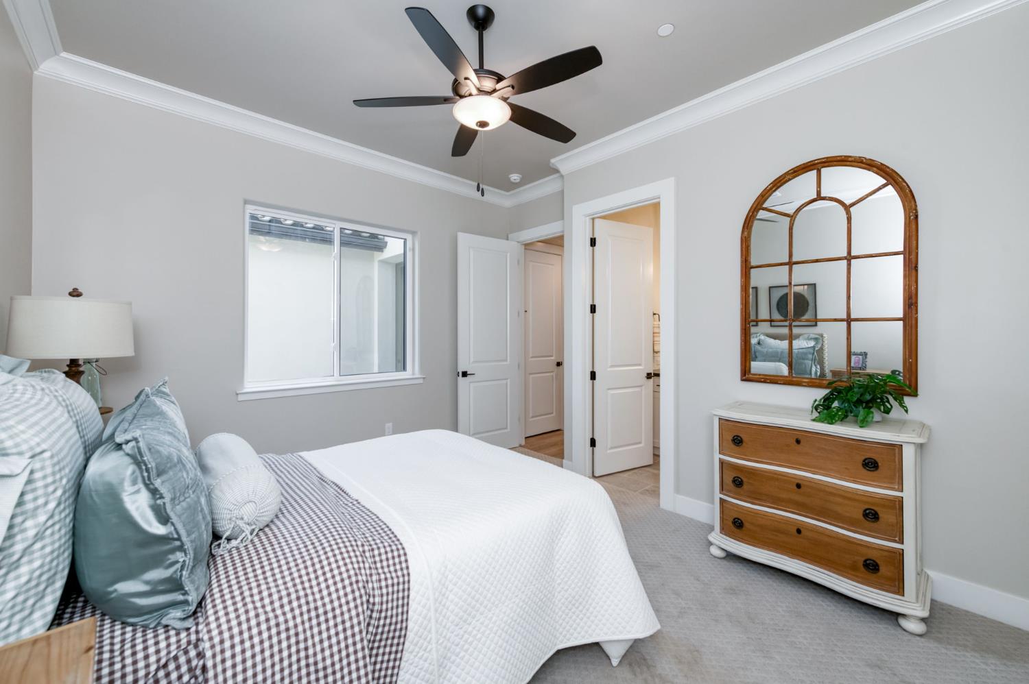 2873 E Beech Tree Dr, Fresno, CA 93730