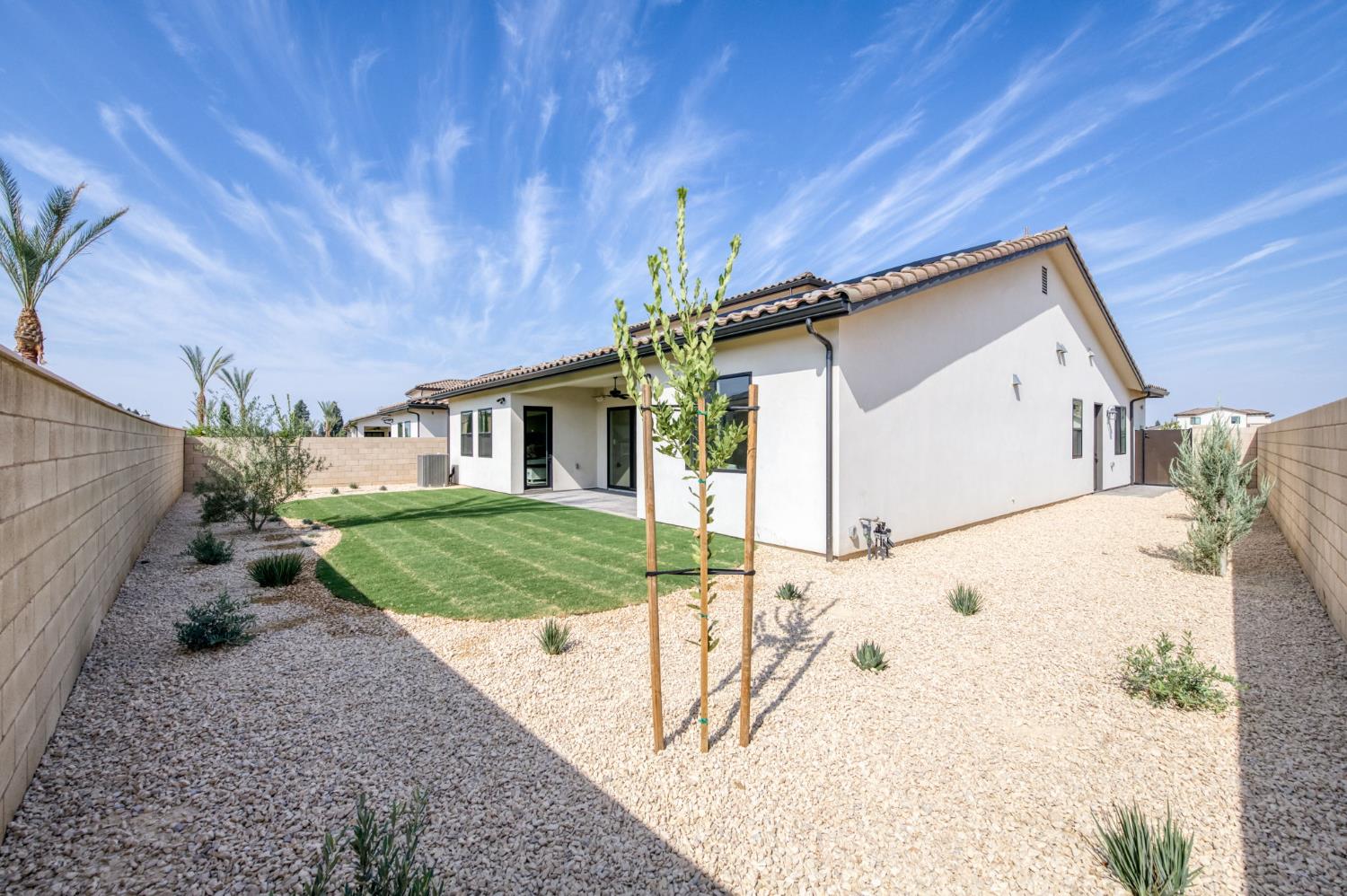 2873 E Beech Tree Dr, Fresno, CA 93730