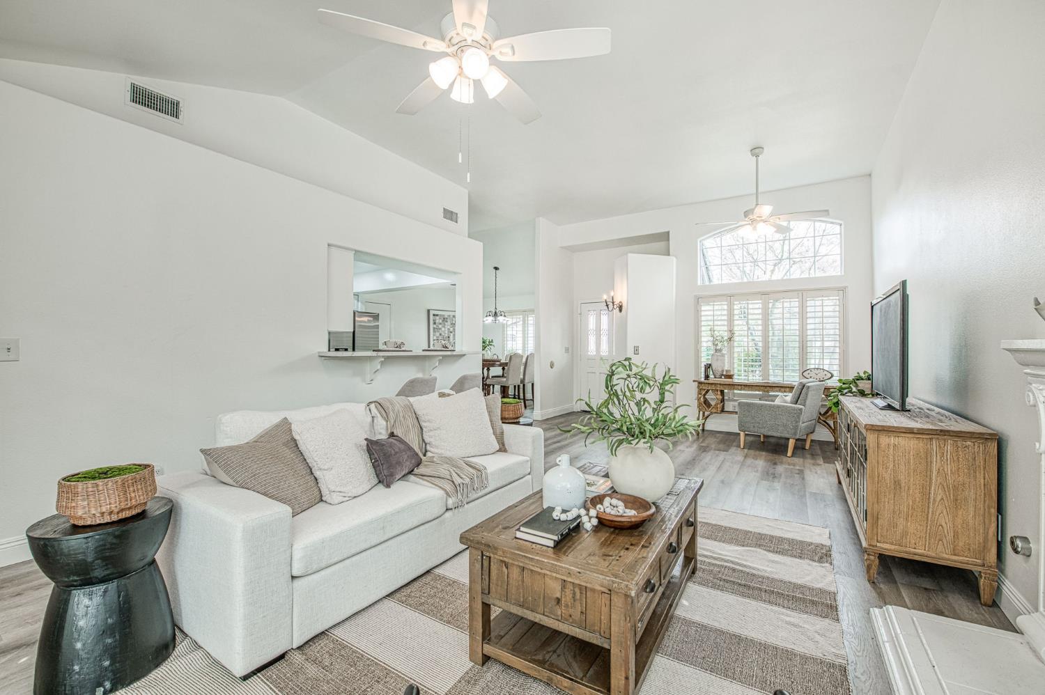 9225 N Bramwell St, Fresno, CA 93720