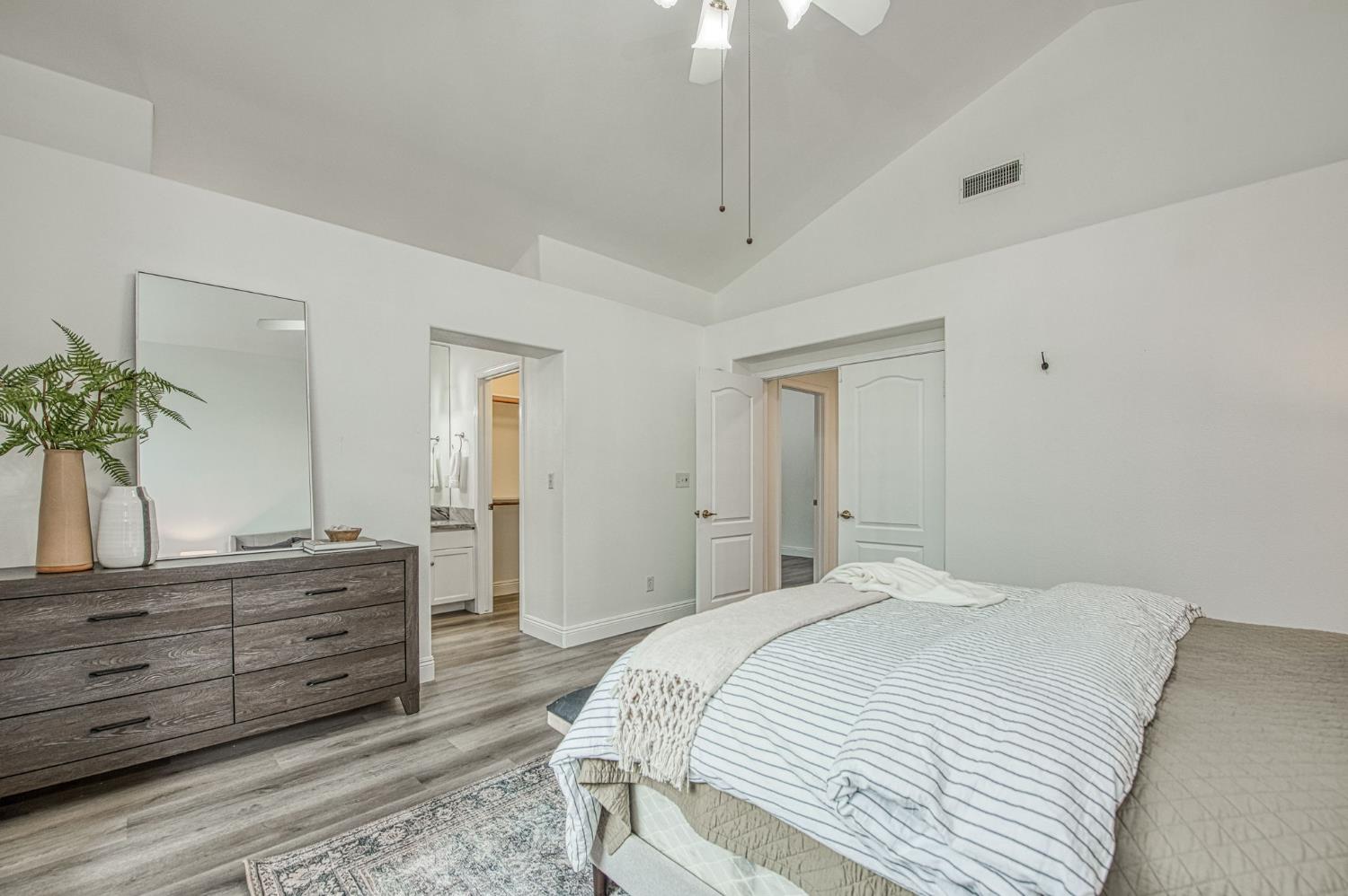 9225 N Bramwell St, Fresno, CA 93720