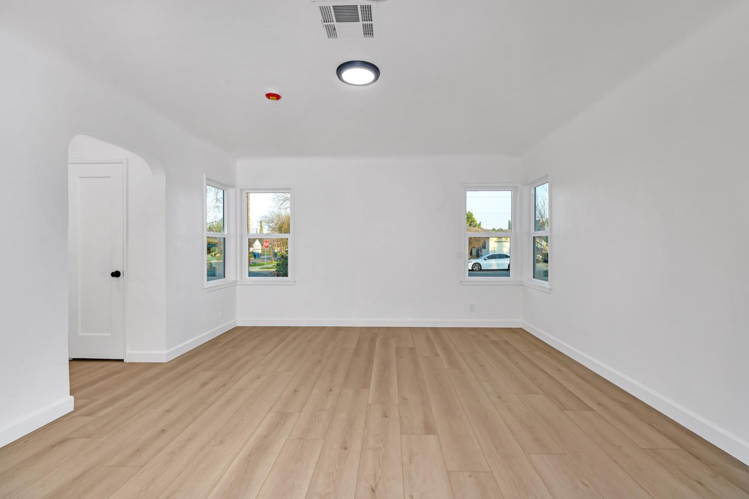 1491 N Farris Ave, Fresno, CA 93728