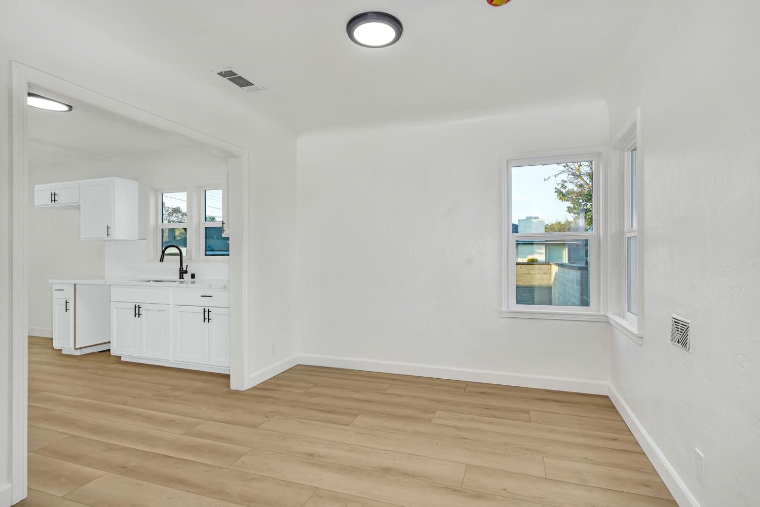 1491 N Farris Ave, Fresno, CA 93728