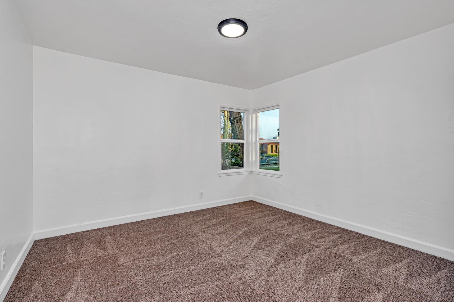 1491 N Farris Ave, Fresno, CA 93728