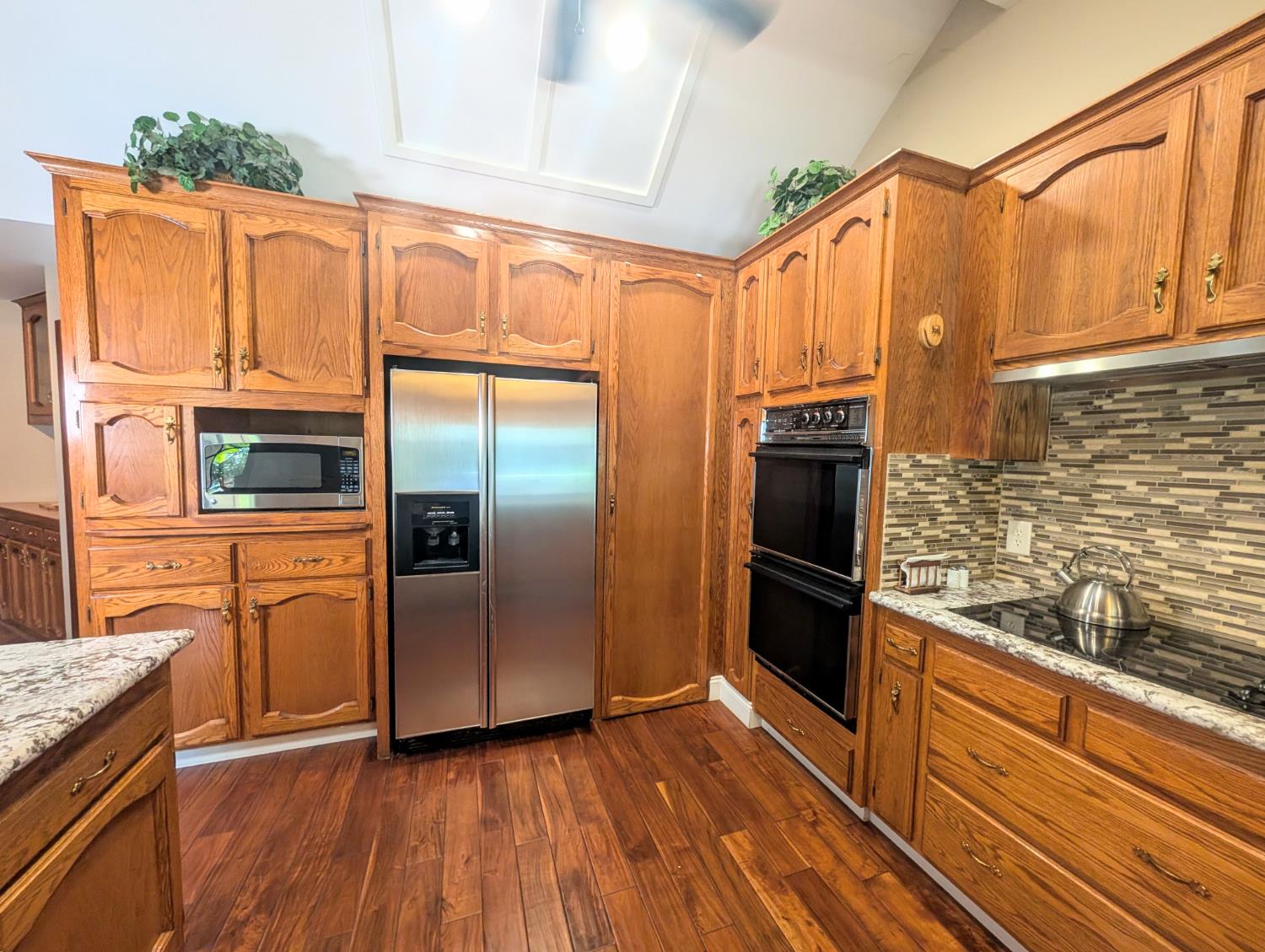 8448 N Bond St, Fresno, CA 93720