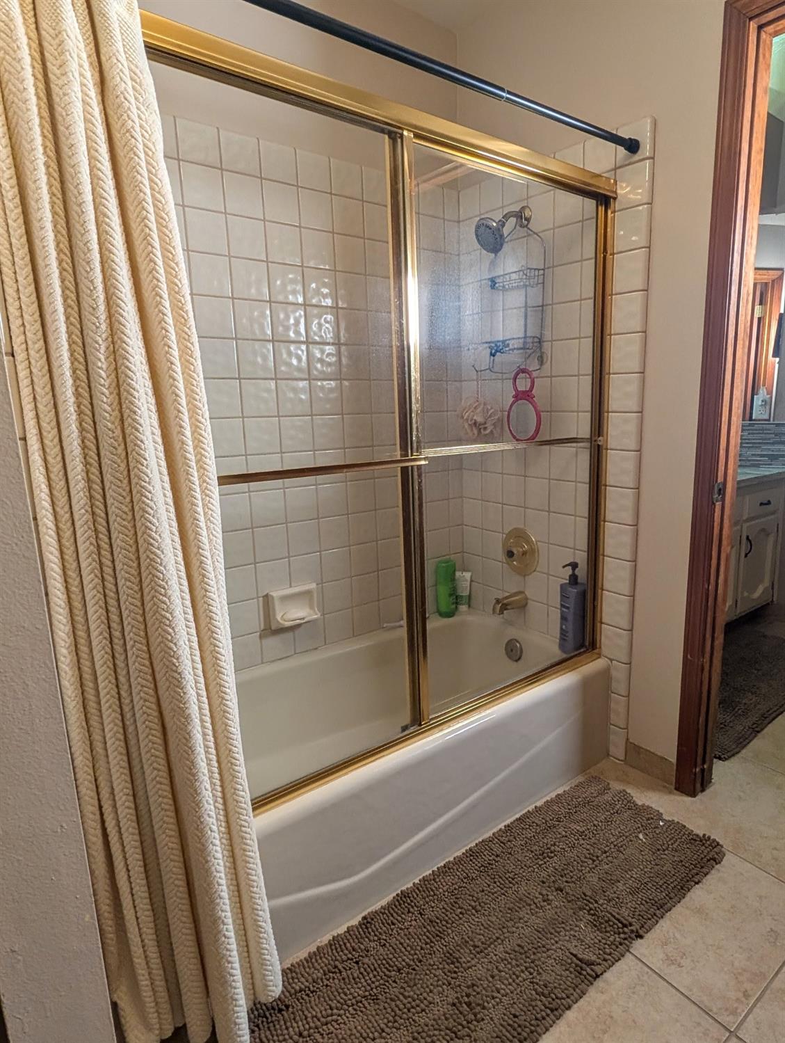 8448 N Bond St, Fresno, CA 93720