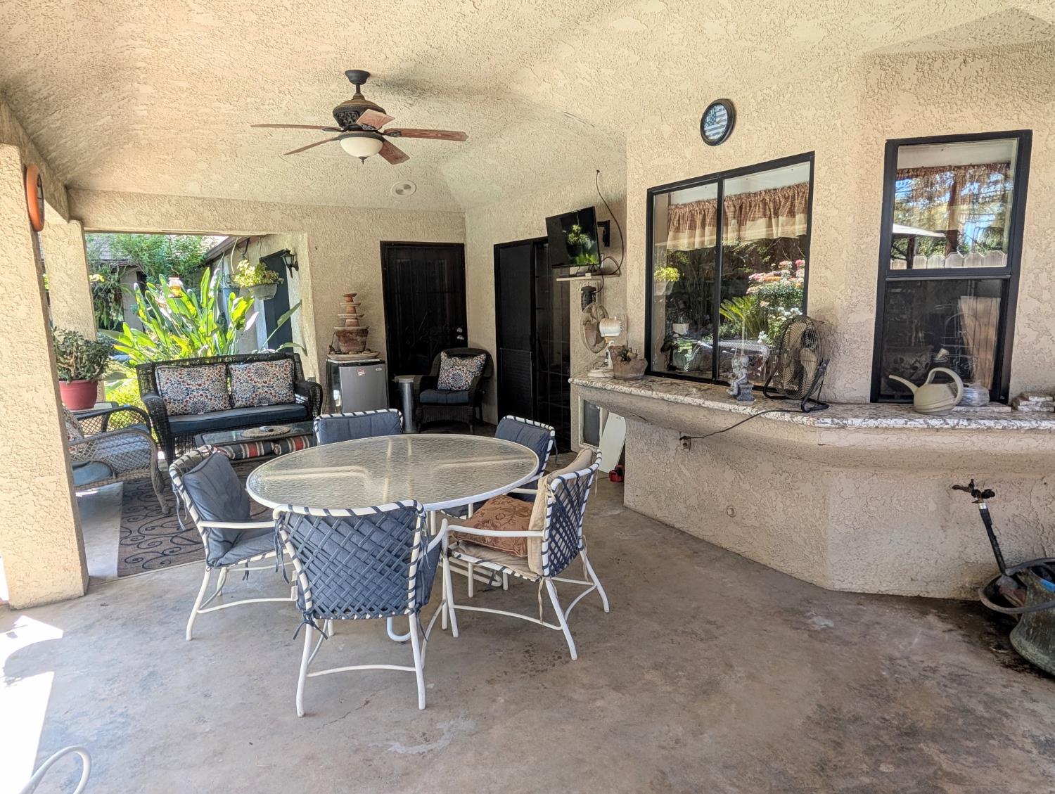 8448 N Bond St, Fresno, CA 93720