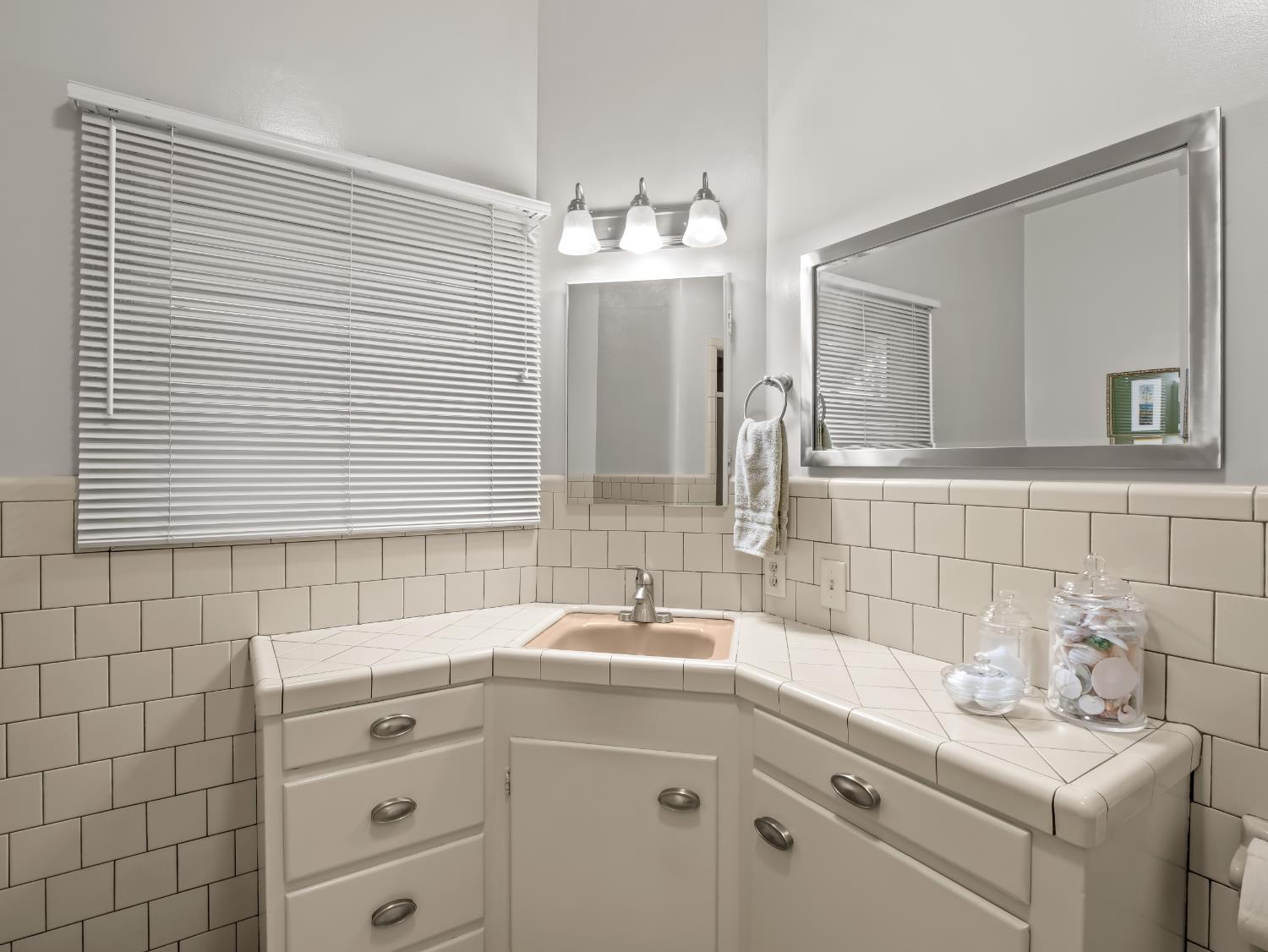 3533 E Alta Ave, Fresno, CA 93702