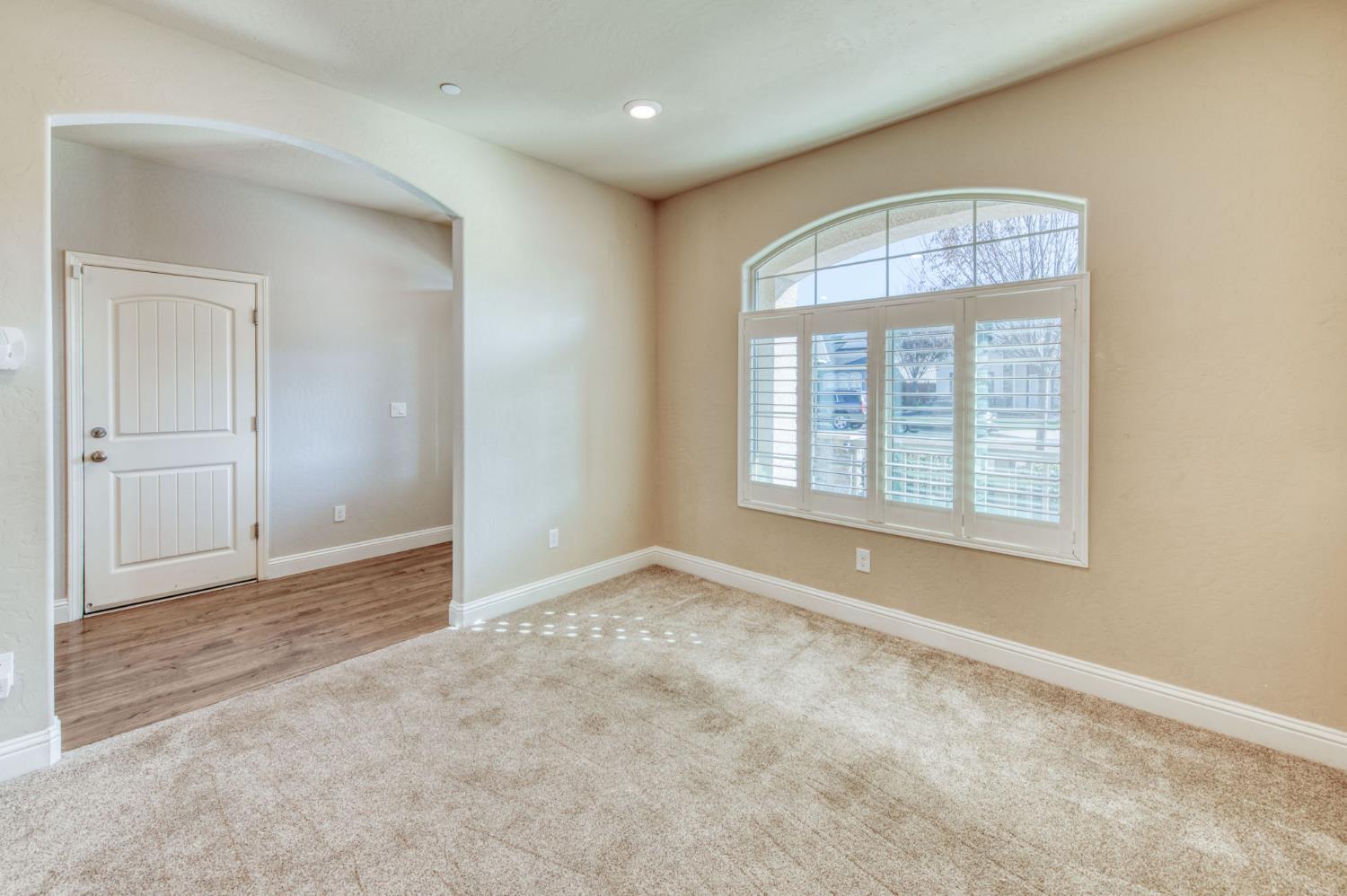 3341 N Pearwood Ave, Fresno, CA 93727