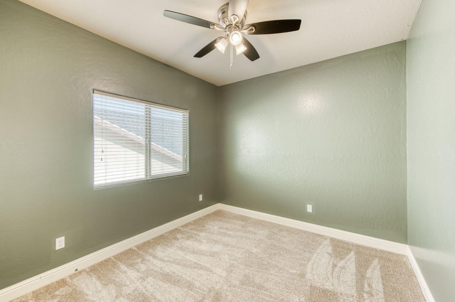 3341 N Pearwood Ave, Fresno, CA 93727